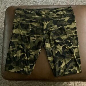 Terra & Sky Army Fatigue Leggings - Size 2X (20W-22W)